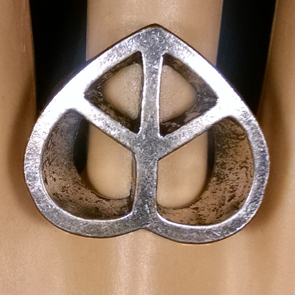 Jewelry - Rare Vintage Antique Style Heart Peace Sign Ring
